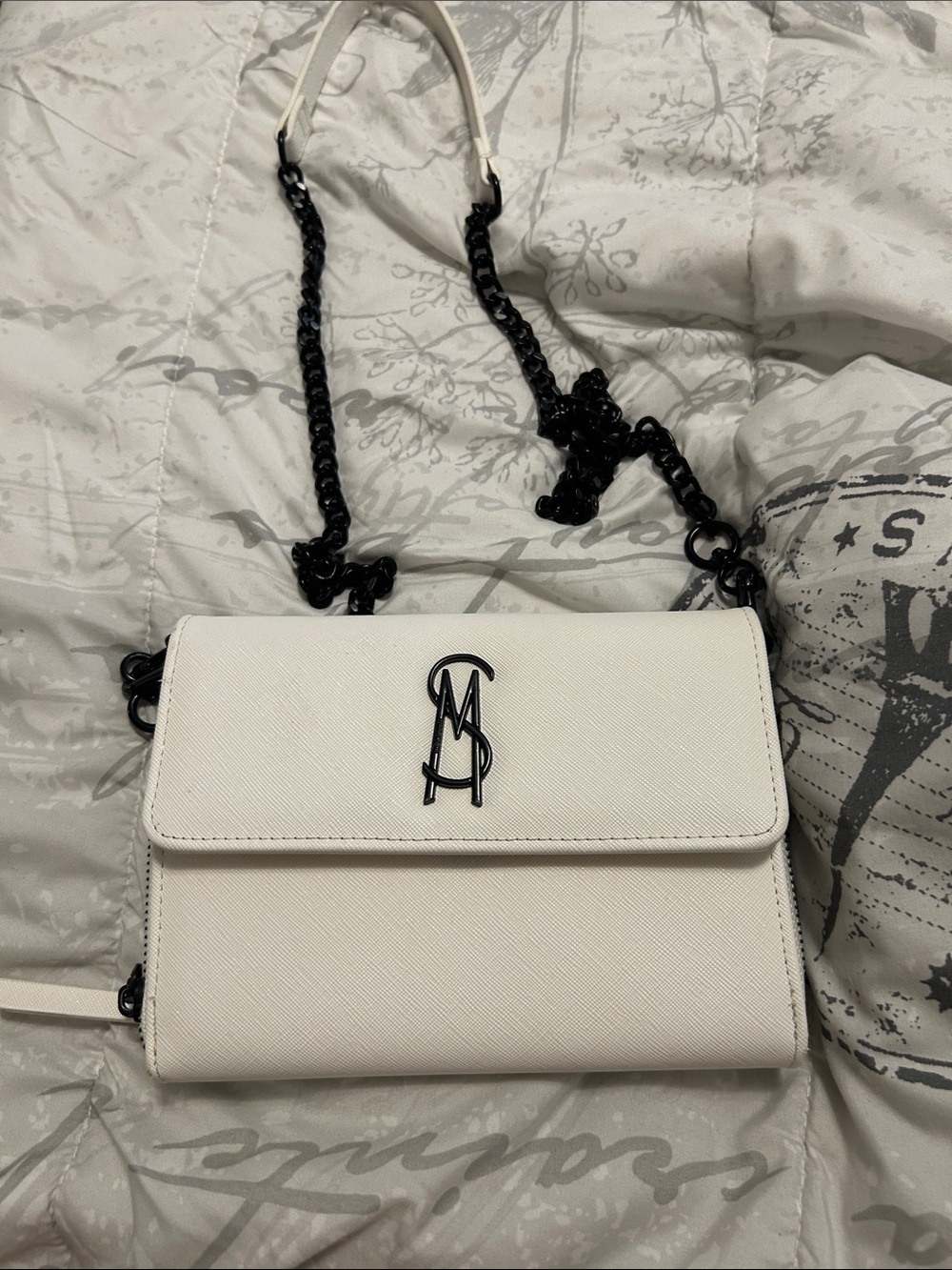 Steve Madden White Crossbody Bag with Black Chain